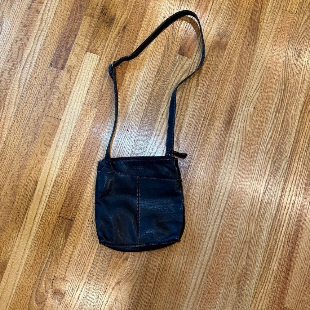 Fossil Black Crossbody Bag Adjustable Strap And Zip Closure